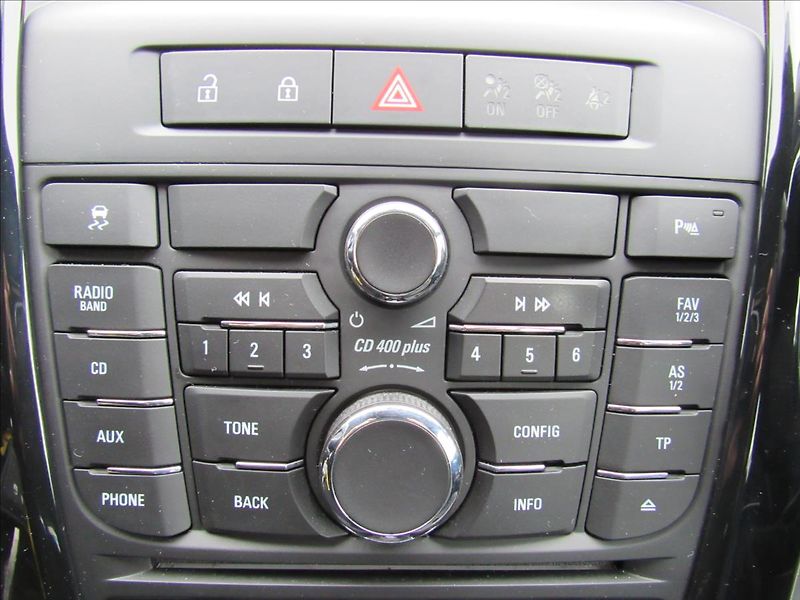 Opel Astra 1,4 Turbo 103kW - fotka 17 z 31