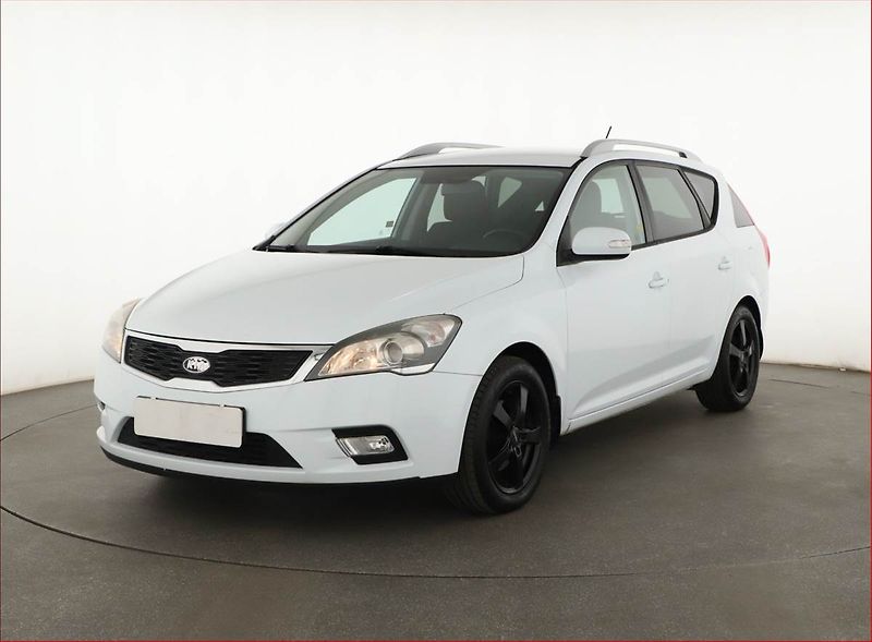 Kia Ceed (2011) 1.6 CRDi, Serv.kniha, po STK - fotka 2 z 16