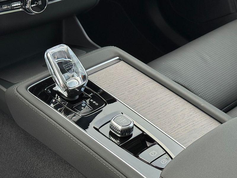 Volvo XC90 PLUS B5, 360°, VZDUCH - fotka 11 z 24