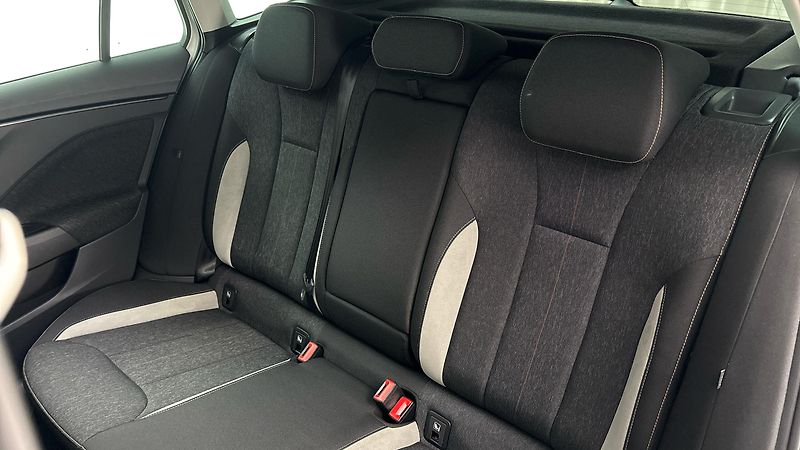 Škoda Scala 1.5 TSI DSG Style - fotka 16 z 26