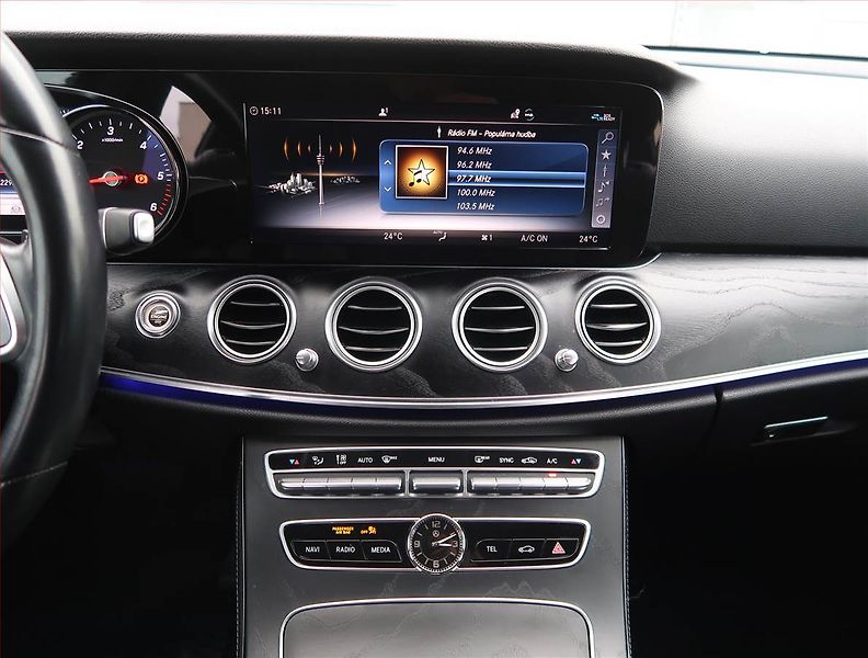Mercedes-Benz Třídy E (2018) Avantgarde E 300 d - fotka 12 z 23