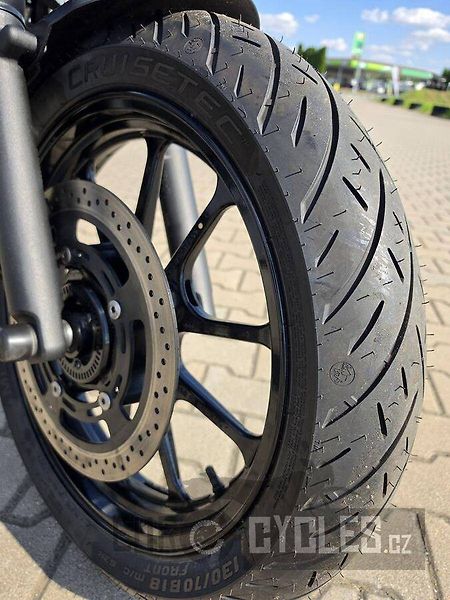 Kawasaki (2024) Eliminator 500 - fotka 10 z 13