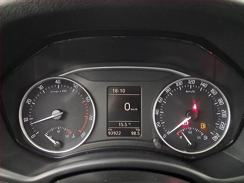 Škoda Octavia (2011) 1.4 TSI, Tempomat - fotka 11 z 15