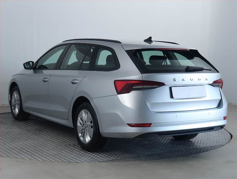Škoda Octavia (2023) Ambition 2.0 TDI, ČR,1.maj - fotka 4 z 18