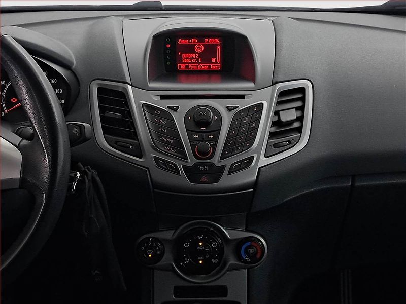 Ford Fiesta (2011) Comfort 1.25, Park. senzory - fotka 12 z 17