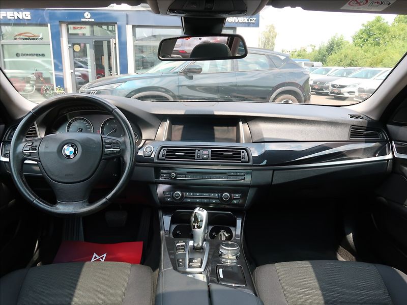 BMW Řada 5 2,0 525d,xDrive,Navi,tažné,DPH - fotka 19 z 27