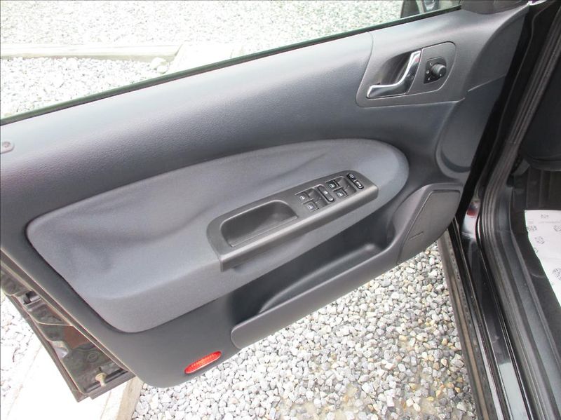 Škoda Octavia 1,6 MPI, digi klima, 1.maj, - fotka 17 z 29