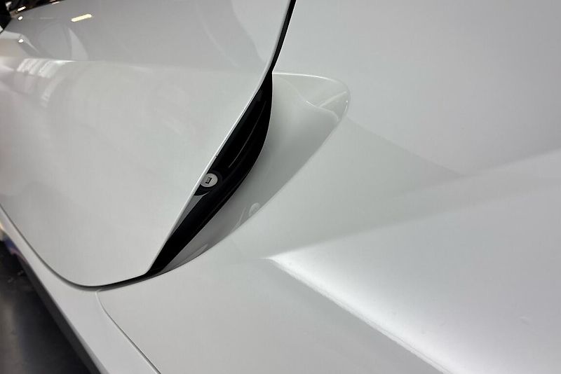 BMW i8 Coupé - fotka 28 z 34