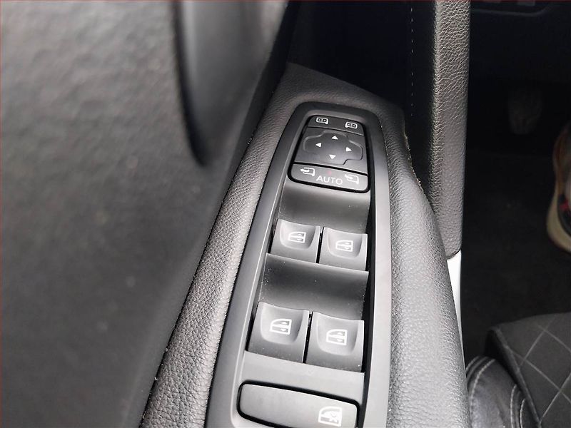 Renault Kadjar (2019) 1.3 TCe, Kůže, Tempomat - fotka 17 z 17