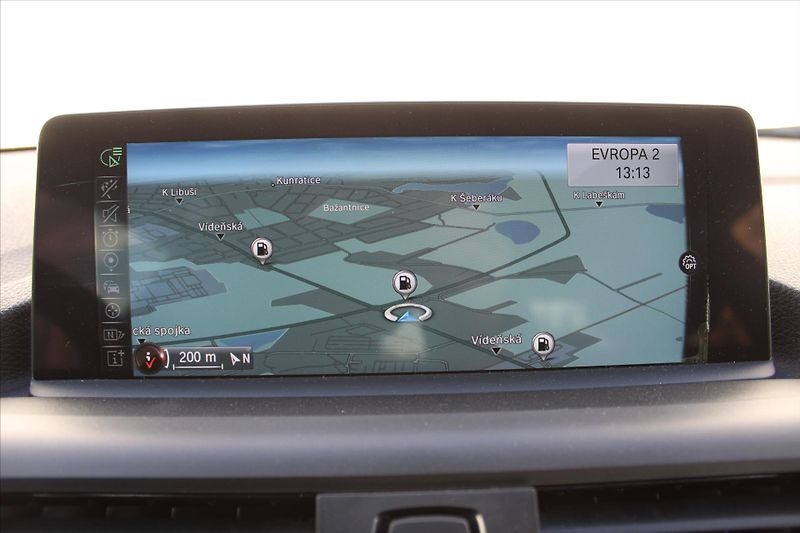 BMW Řada 2 M235i xDrive 240kW NAVI ČR - fotka 16 z 24