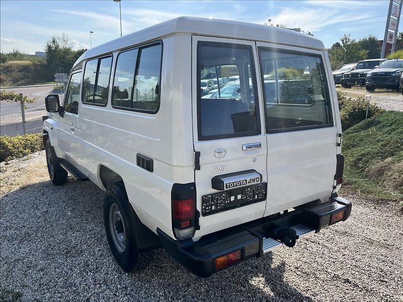 Toyota Land Cruiser MY24  GRJ78 4,0 V6 6A/T LX - fotka 5 z 23