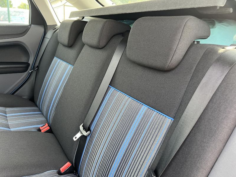 Ford Focus 1.4i 16v KOUPENO V ČR 1.MAJ. - fotka 20 z 33