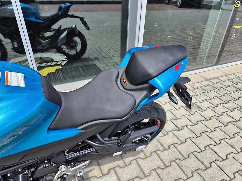 CFMOTO 450 NK (2026) E5+ - fotka 15 z 19