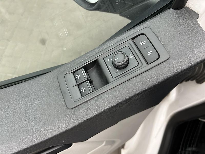 Volkswagen Transporter 2.0 TDI T6 Long - fotka 15 z 21