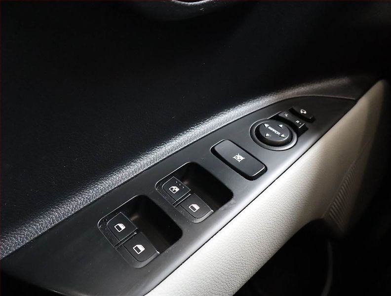 Kia Stonic (2023) 1.2 DPI, ČR,1.maj, Kůže, Navi - fotka 21 z 23