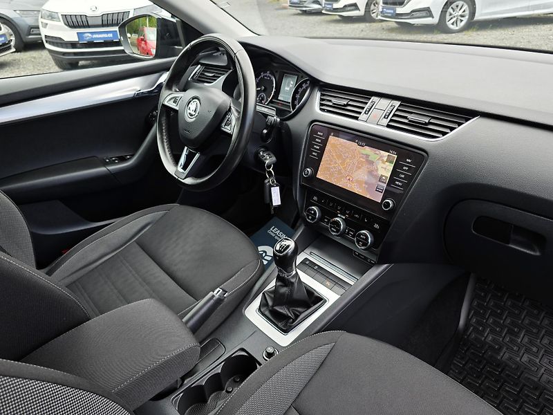 Škoda Octavia 1.4TSI NAVI NEHAVAROVÁNO 1Maji - fotka 15 z 26