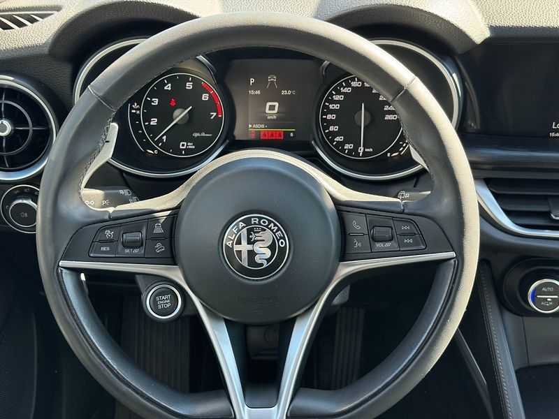 Alfa Romeo Stelvio (2018) 2,0 T 206 KW Q4 AT ZF8 SUPER - fotka 16 z 36
