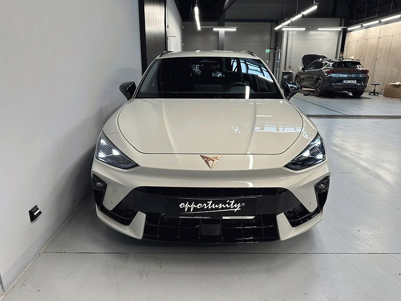 Cupra Leon (2026) SP 1.5 eTSI 150 DSG BLACK EDIT - fotka 2 z 27