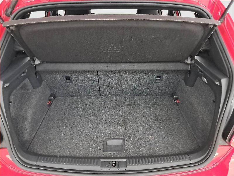 Volkswagen Polo (2016) 1.8 GTI, Serv.kniha, Tempomat - fotka 13 z 19