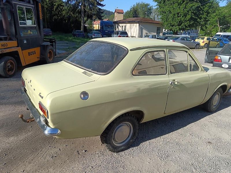 Ford Escort (1976) MK I - fotka 4 z 16