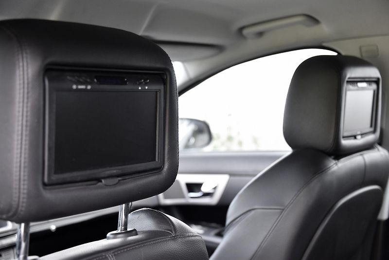 Jaguar XF 3.0 V6 S 202 kW A/T,XENON,NAVI - fotka 35 z 48