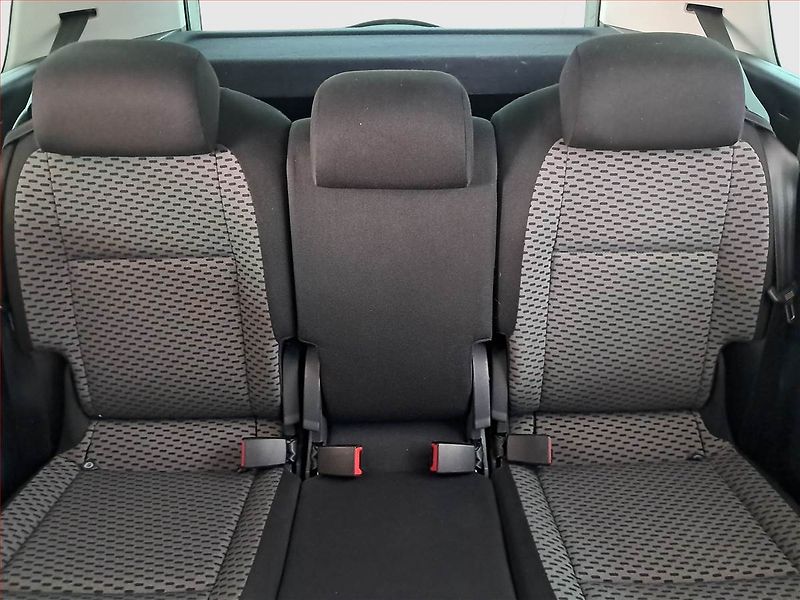 Škoda Roomster (2010) 1.6 TDI, Tažné, Klima - fotka 10 z 14