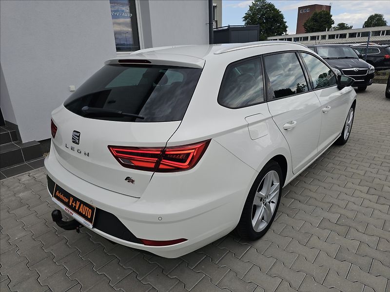 Seat Leon 1,4 TSi 92KW FR NAVI TEMPOMAT - fotka 6 z 47