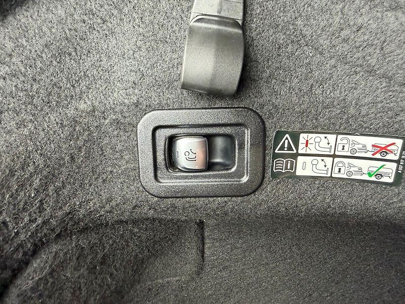 Mercedes-Benz Třídy C 43 AMG 4M, RIDE CONTROL, DISTR - fotka 24 z 26