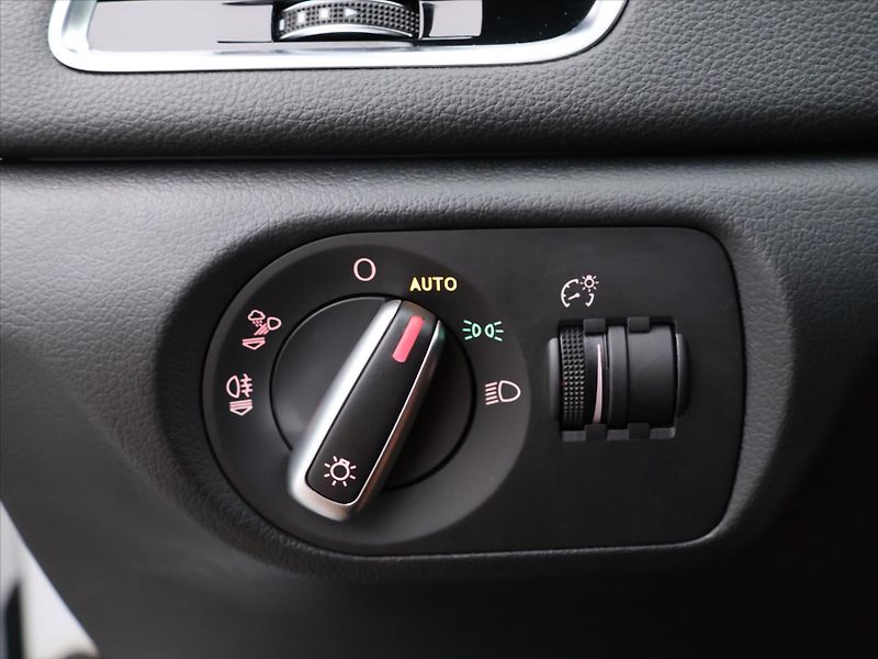 Audi Q3 2,0 TFSI 162kW quattro S-Line - fotka 16 z 37
