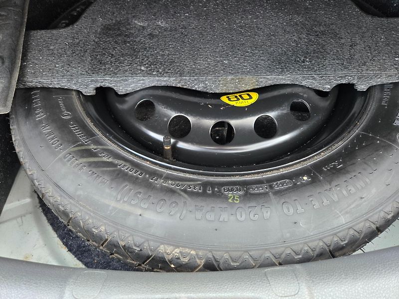 Ford Kuga (2009) Titanium 2,0 TDCi 100kw - 6st. - fotka 10 z 21