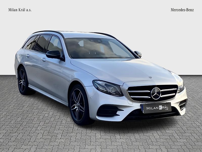 Mercedes-Benz Třídy E E 220d 4MATIC AMG - fotka 7 z 28
