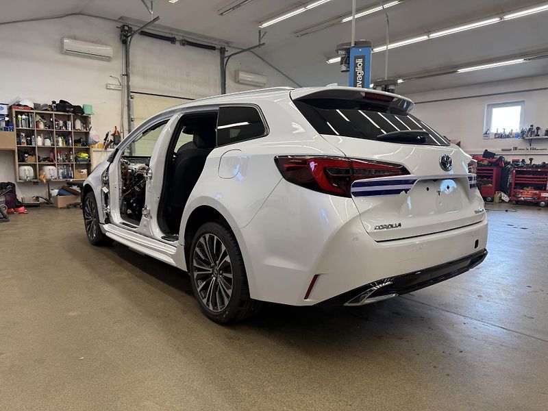 Toyota Corolla 1.8 VVT-i 72 kW - fotka 6 z 13