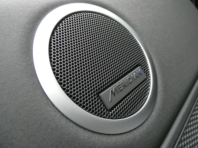 Land Rover Discovery 5 3,0  S D250 - fotka 14 z 36