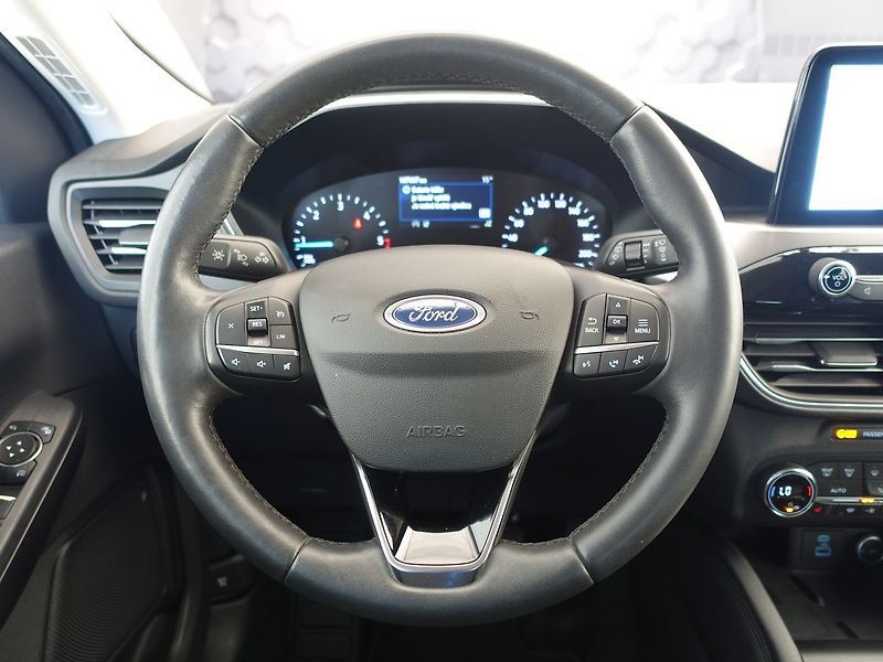 Ford Kuga 110 kw, Titanium, manuál - fotka 10 z 37