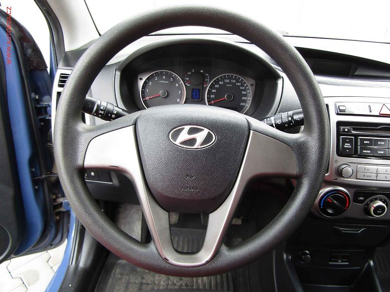 Hyundai i20 (2014) 1.2i, servis.kniha, AC - fotka 15 z 17