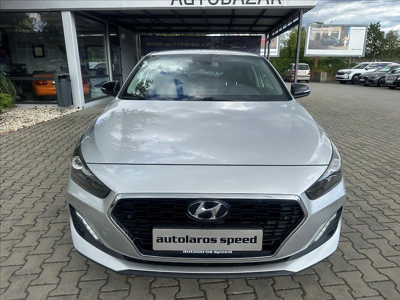 Hyundai i30 1,4 17 FB 1,4 T-GDI DCT STYLE - fotka 8 z 27
