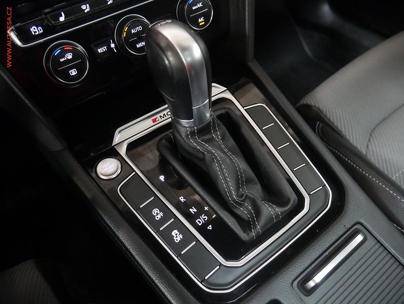 Volkswagen Passat (2015) 2.0TDI 4x4, DSG, navi, bixen - fotka 17 z 21