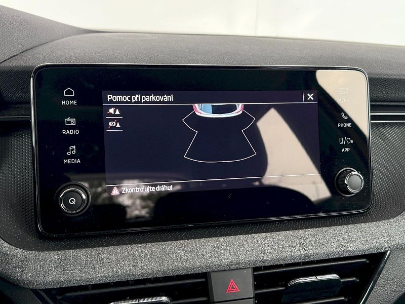 Škoda Kamiq (2024) Selection 1.0 TSI/ 85 kW M6 - fotka 14 z 26