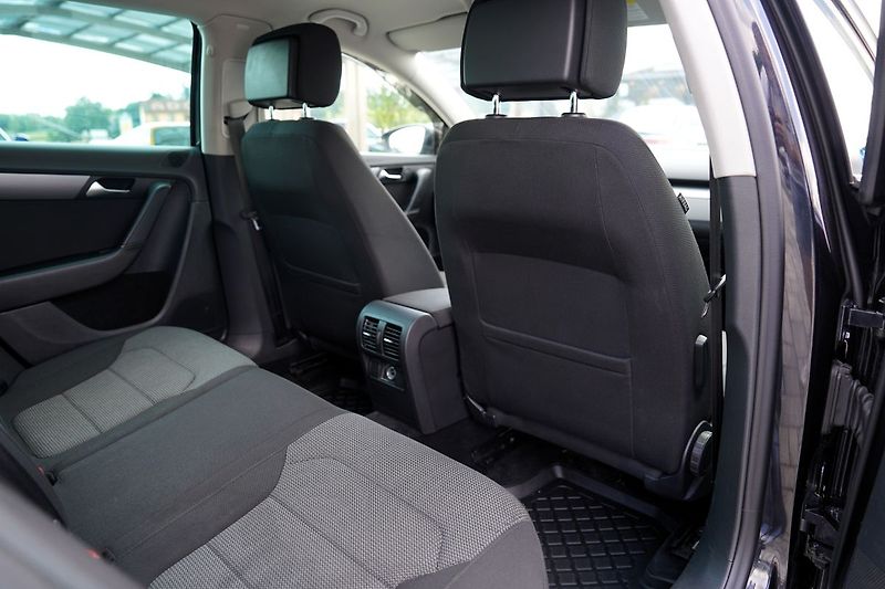 Volkswagen Passat 2.0 TDI DSG 140PS/Al.kola/xeno - fotka 29 z 37