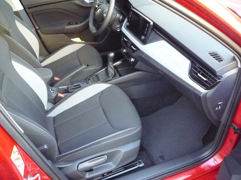 Škoda Kamiq (2024) 1,0TSi 85kW Selection - fotka 18 z 24