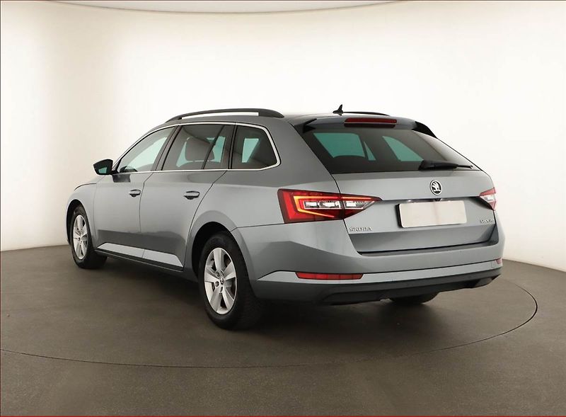 Škoda Superb (2018) 2.0 TDI, Automat, Navi - fotka 4 z 19