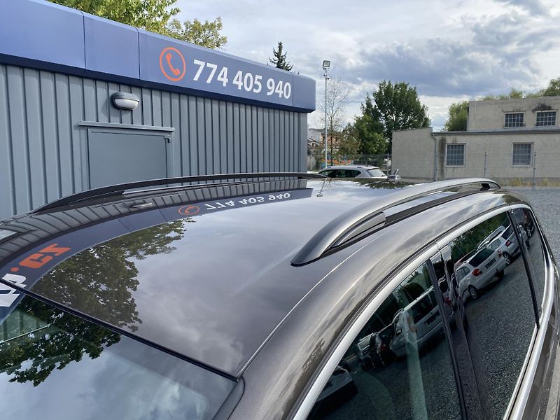 Volkswagen Sharan 1.4 TSI 110kW-7MÍST-NAVI-TAŽNÉ - fotka 11 z 39