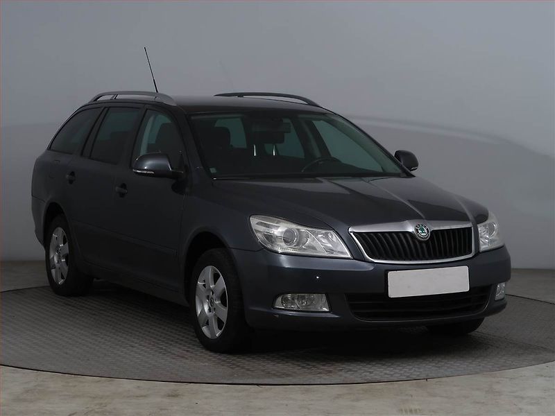 Škoda Octavia (2011) 1.6 TDI, nová STK, Tažné - fotografie inzerátu