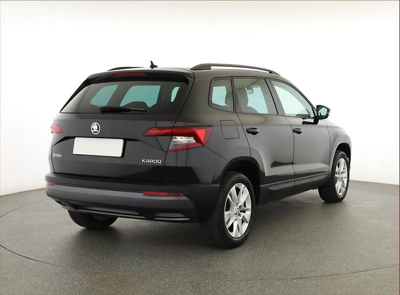 Škoda Karoq (2018) 1.0 TSI, Navi, Tempomat - fotka 5 z 17