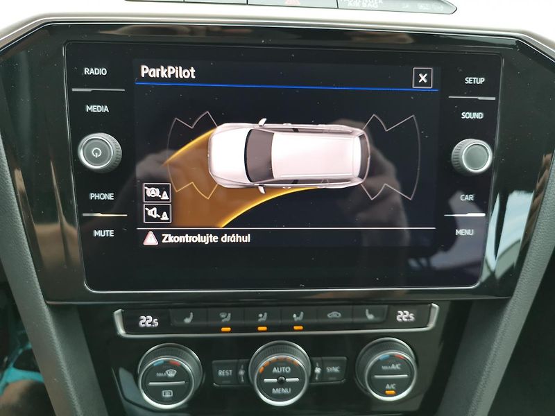 Volkswagen Passat HIGHLINE*110KW*LED*ALCANTARA* - fotka 49 z 85