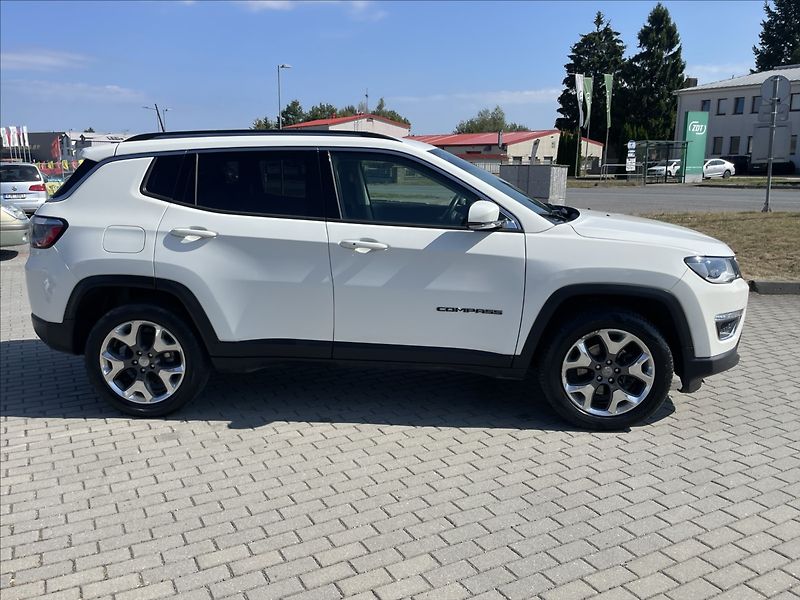 Jeep Compass 1,4 T 125kw AT9 Limited - fotka 31 z 32