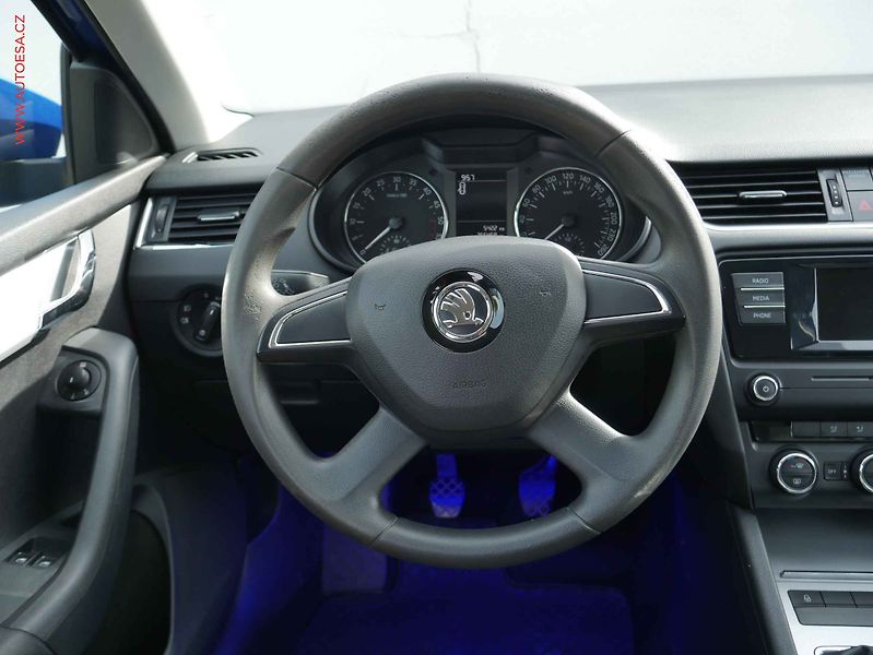 Škoda Octavia (2014) 1.6 TDi, ČR, LED - fotka 13 z 16