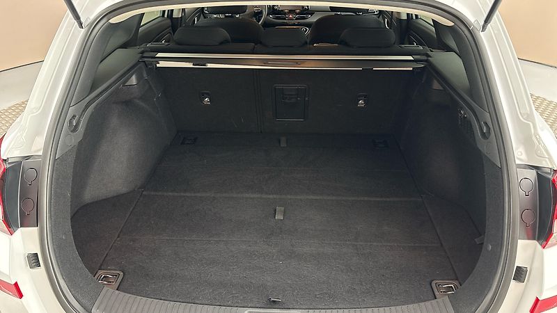 Hyundai i30 1.5 T-GDI Smart Kombi - fotka 17 z 24