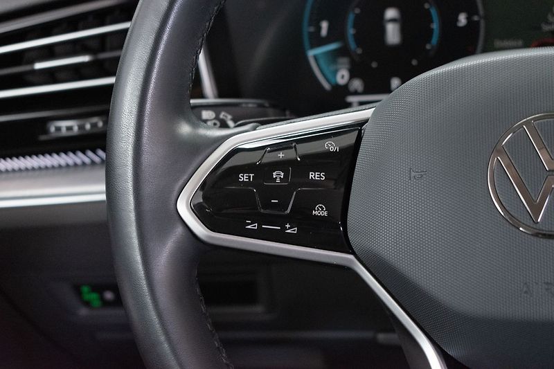 Volkswagen Touareg 3.0 TDI 210kW EXCLUSIVE*ČR 1.M - fotka 15 z 39
