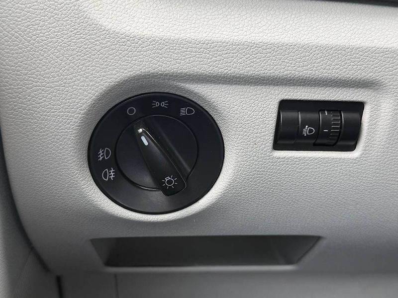 Škoda Roomster (2007) 1.6 16V 77 kW Ambiente - fotka 15 z 20